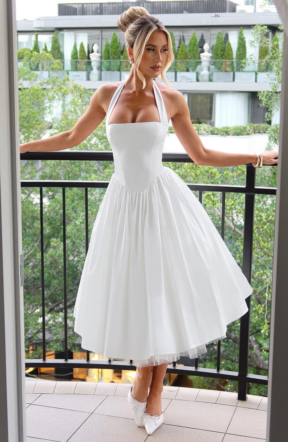Damen Elegantes Neckholder Midikleid | Zeitloses Sommerkleid für Hochzeiten und Feste 1