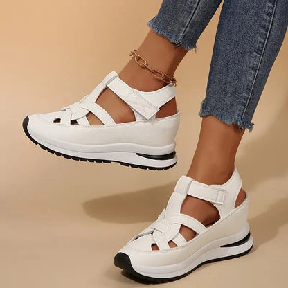 Damen Plateau-Sandalen | Bequeme Gepolsterte Sommerschuhe mit Überkreuztem Design