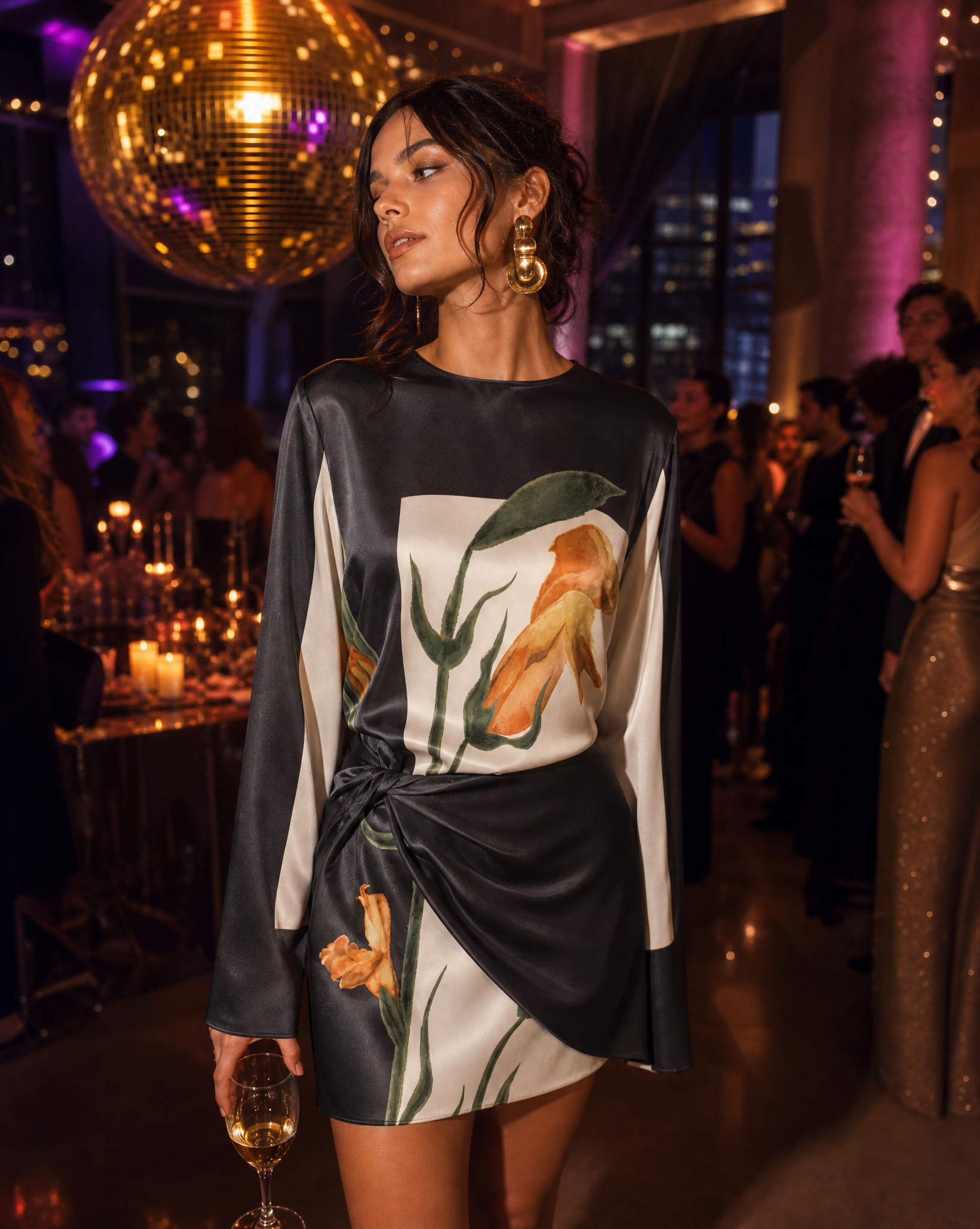 Damen Seidenkrepp Cocktail-Minikleid | Elegantes Floral Design mit Drapiertem Twist 3