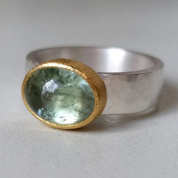 Damen Ring | Vintage Design Mit Abgerundetem Stein | Elegant Hypoallergen