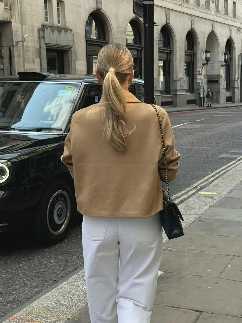Damen Synthetische Wildlederjacke | Elegante Camel Button-Down Jacke
