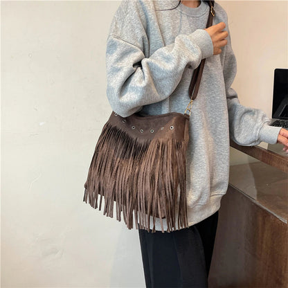 Maria | Umhängetasche aus Wildlederimitat mit Fransen | Stilvolle Slouchy Hobo-Tasche für den Alltag